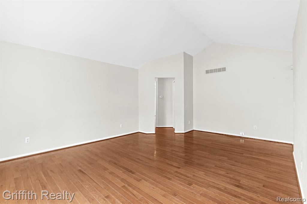 762 Elm Court, Wixom, MI 48393 — Photo 5