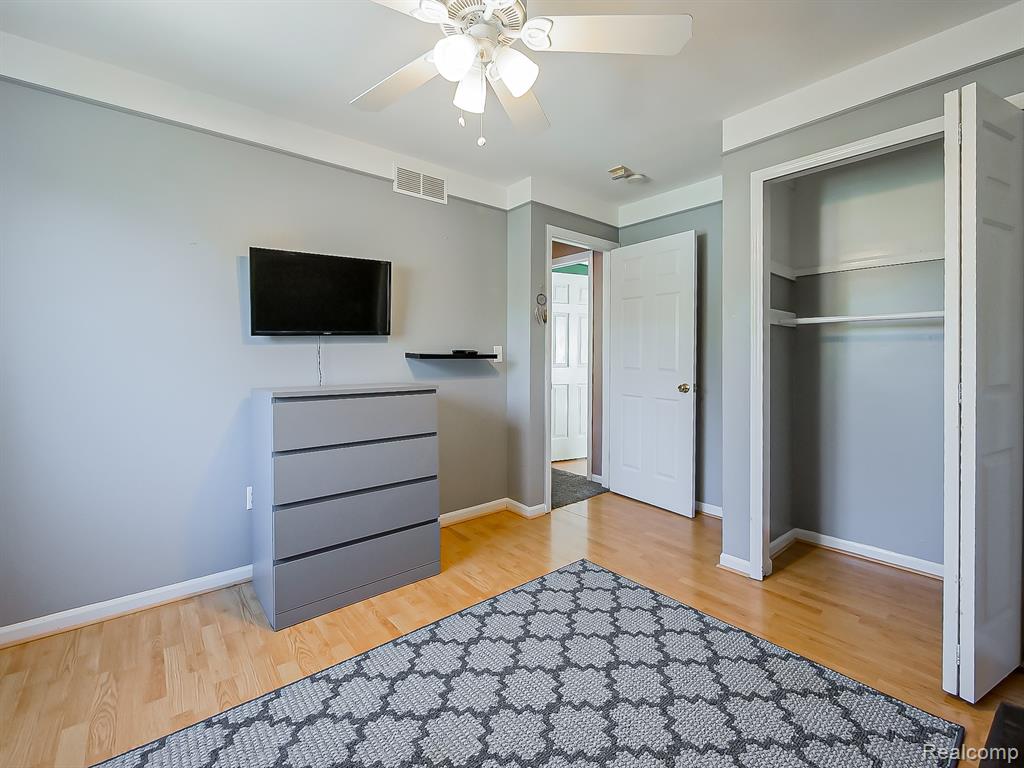 5374 Franklin Avenue, Trenton, MI 48183 — Photo 12
