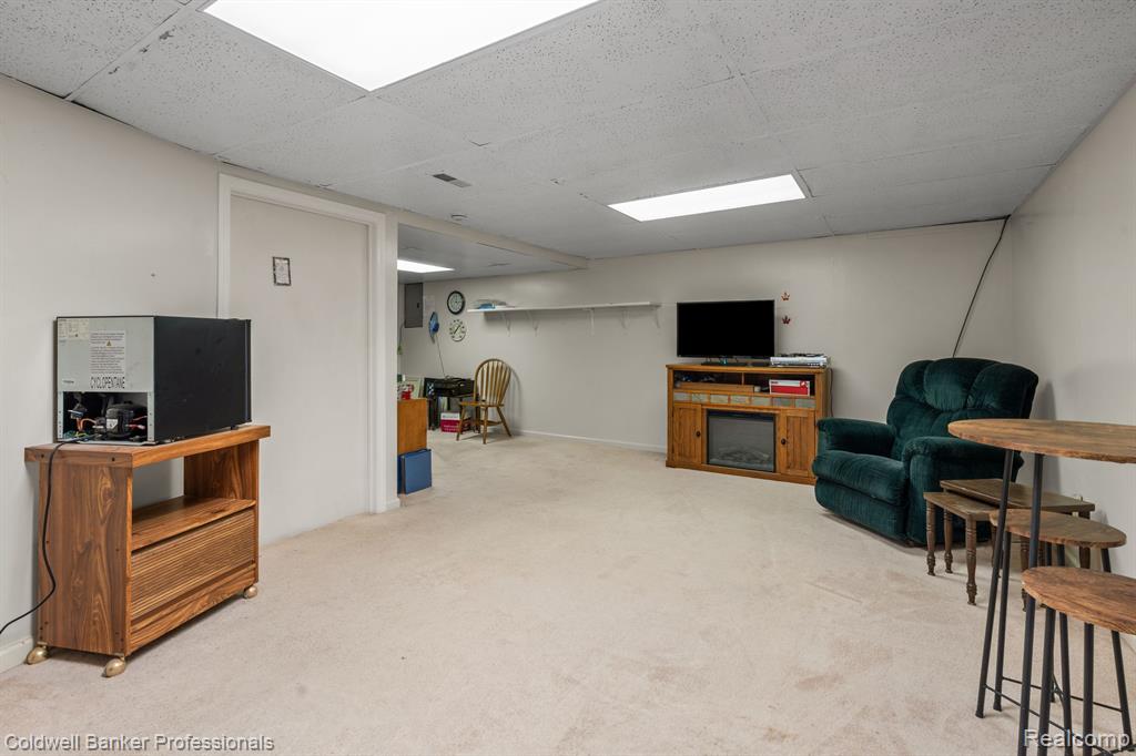 42046 SARATOGA Circle, Canton, MI 48187 — Photo 28