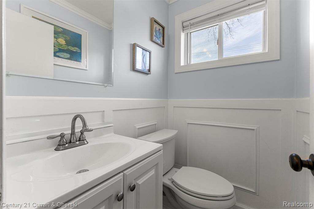 9329 Merriman Road, Livonia, MI 48150 — Photo 17