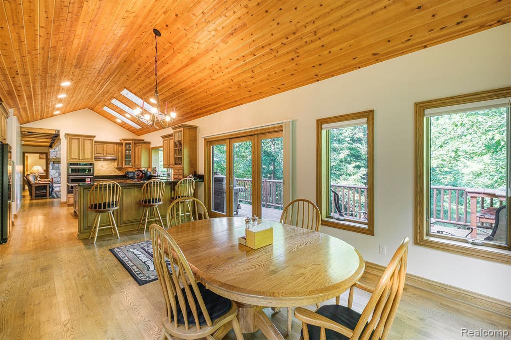 4693 Hegel Road, Goodrich Vlg, MI — Photo 9