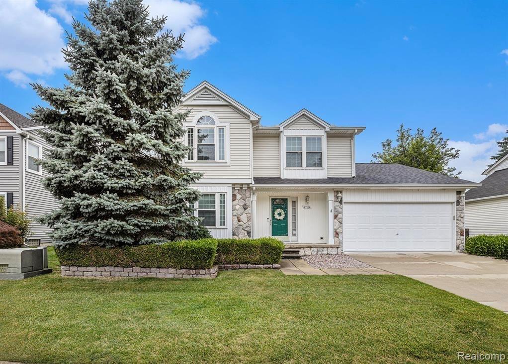 47114 Scarlet Drive S, Novi, MI