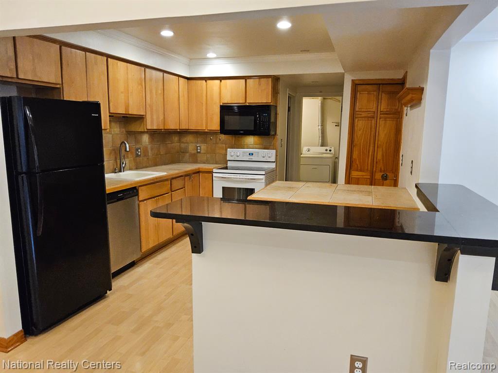 8676 Community Blvd Boulevard, Warren, MI 48093 — Photo 8