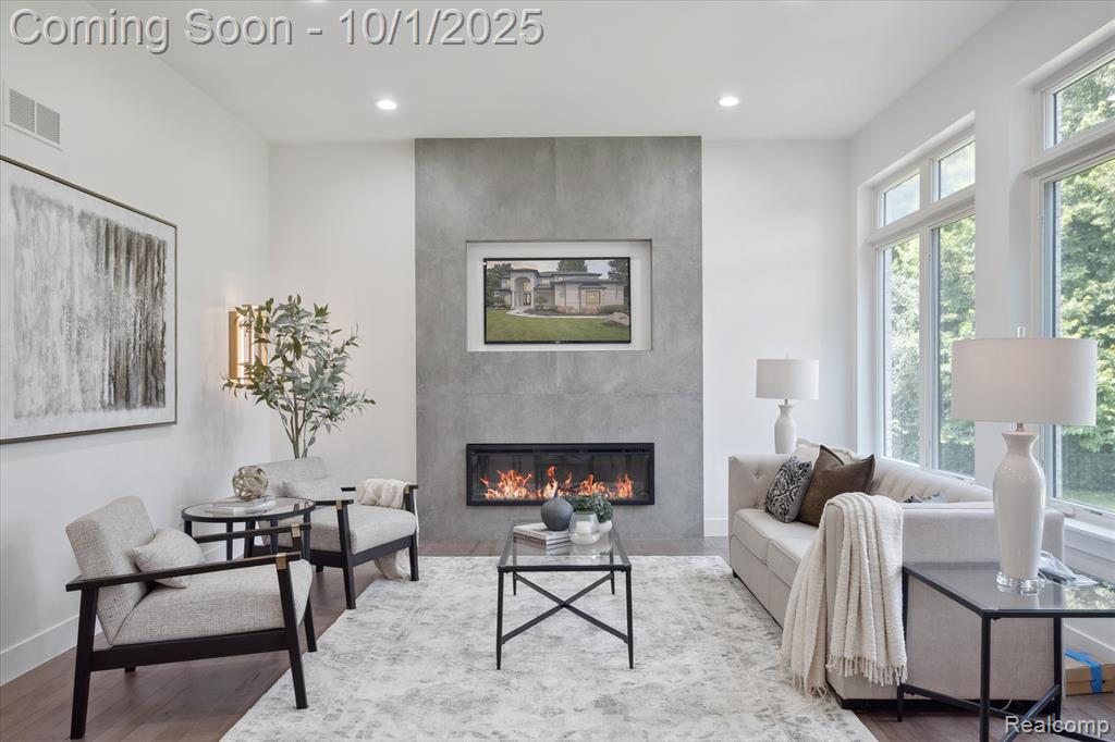 46676 Grand Oak Court, Canton, MI 48187 — Photo 9