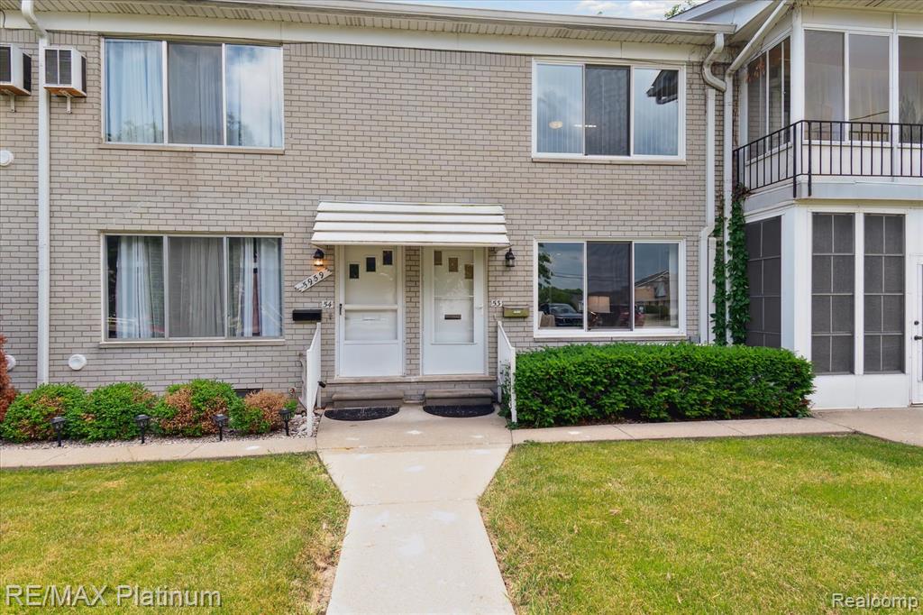 5959 Alan Drive, 53, Brighton, MI 48116 — Photo 2