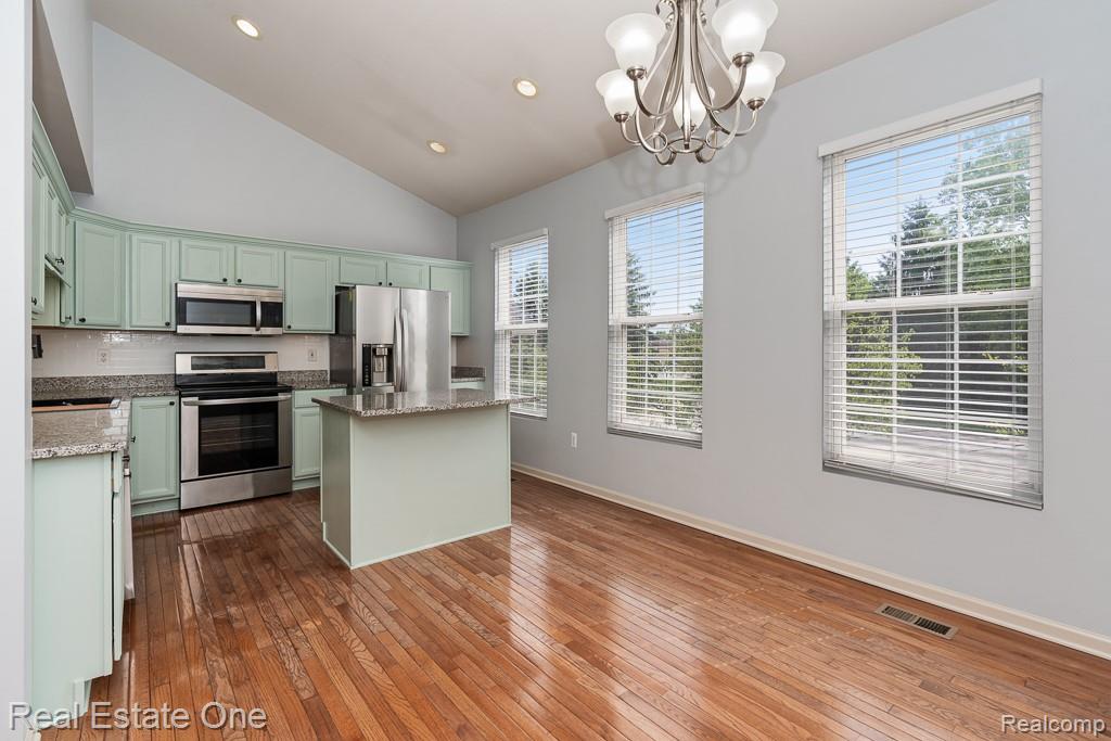 6963 Edgewater Drive, Troy, MI 48085 — Photo 8