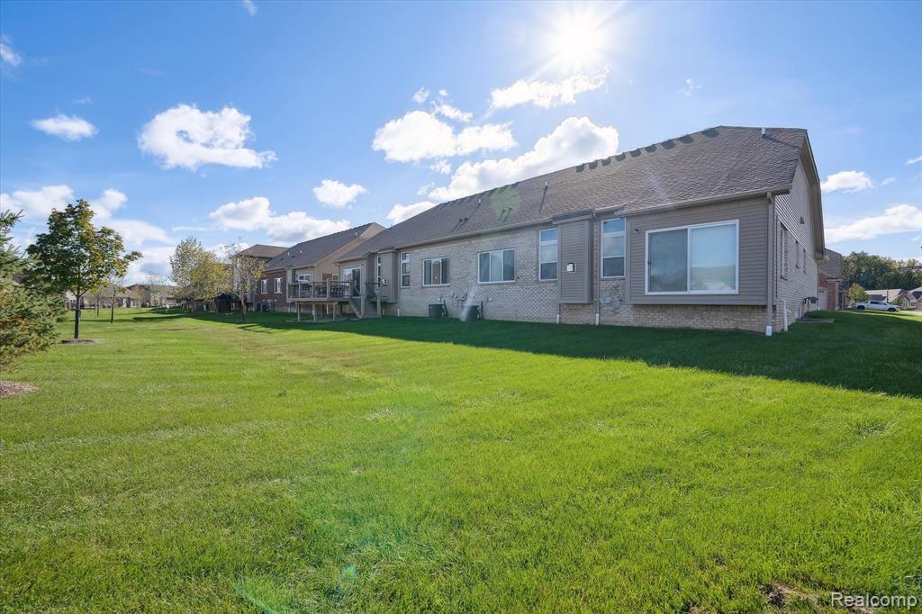 5121 HAWKSEYE Trace, Warren, MI 48092 — Photo 51
