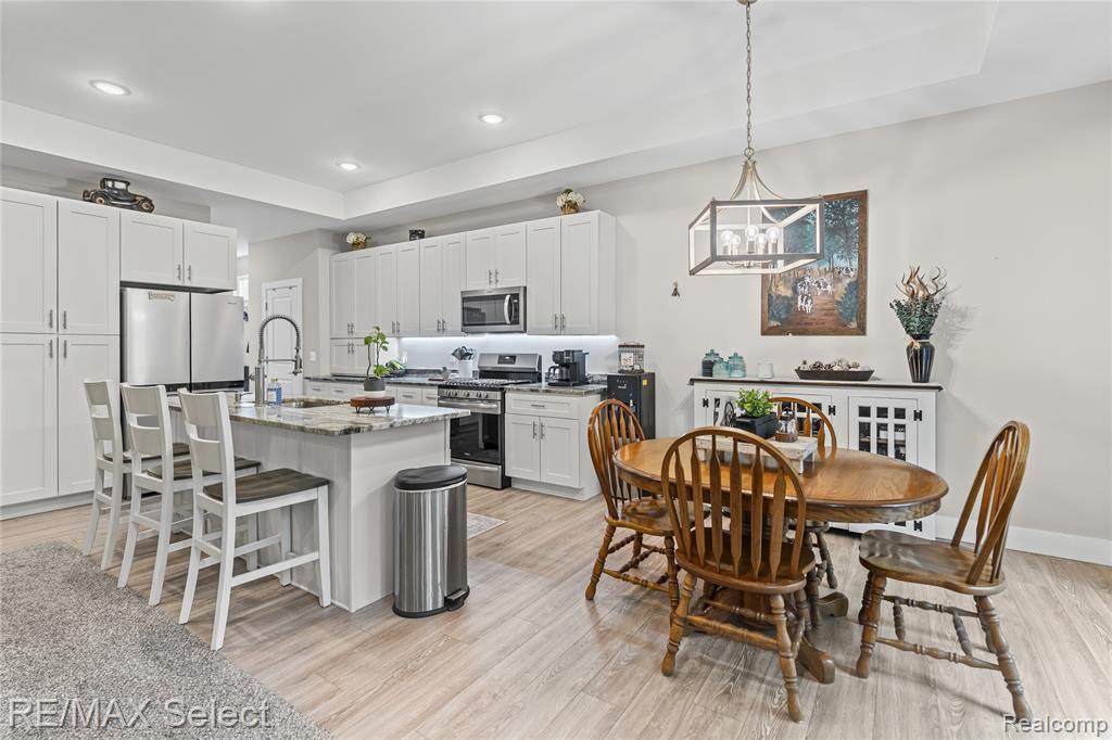 3127 Harbor Pointe Circle, Fenton, MI 48430 — Photo 12