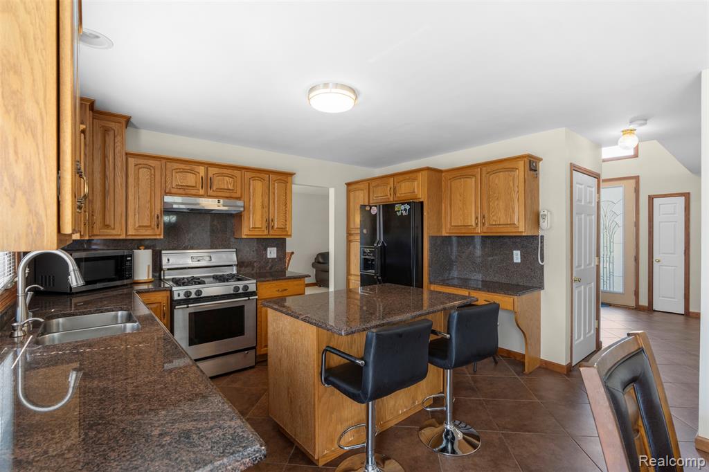 47668 Whippoorwill Drive, Macomb, MI 48044 — Photo 14
