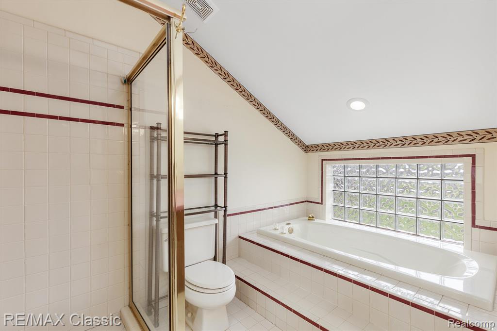 5850 MEADOWS Drive, Clarkston, MI 48348 — Photo 21