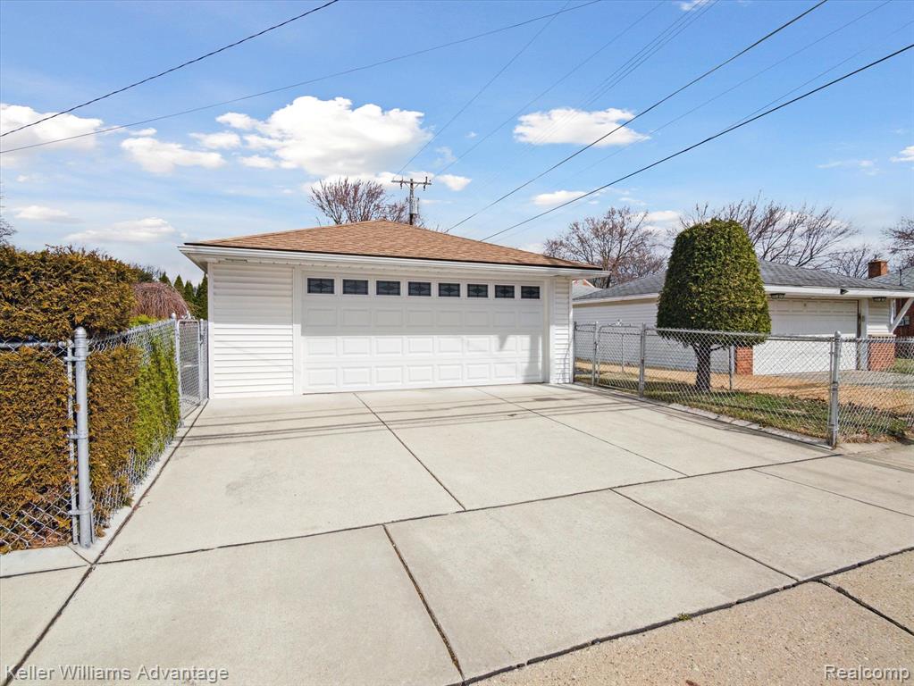4217 MCKINLEY Street, Dearborn Heights, MI 48125 — Photo 34