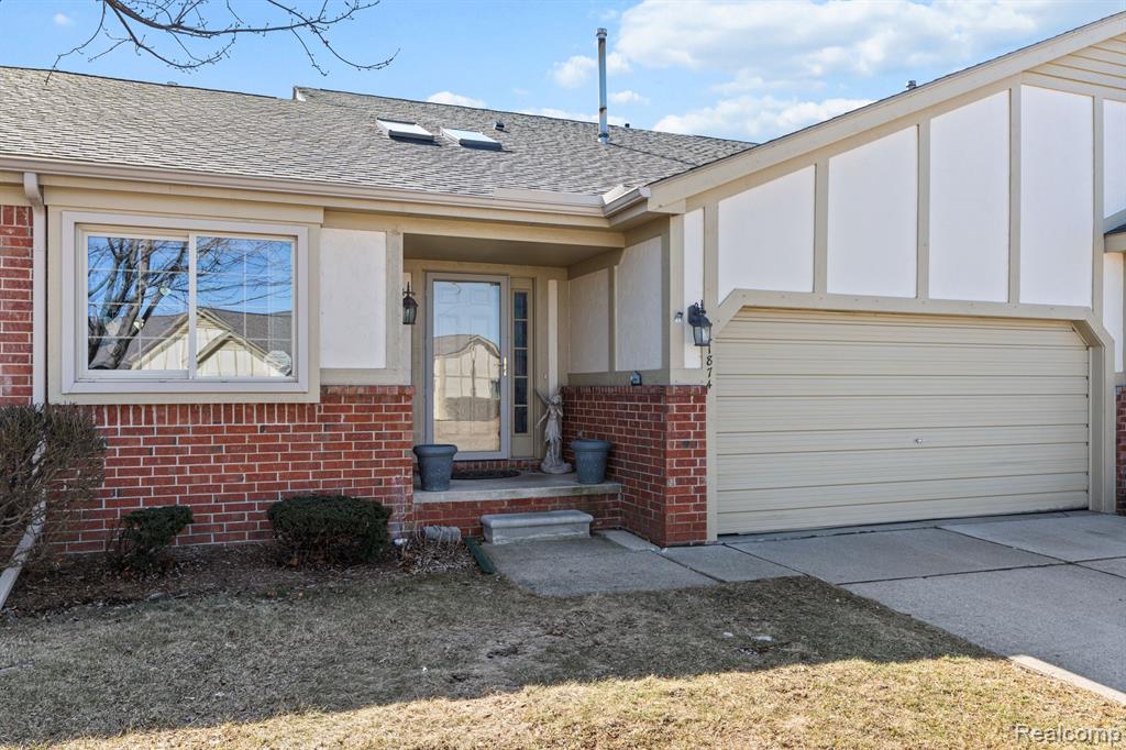 41874 BROOKVIEW Lane, Clinton Twp, MI 48038 — Photo 2
