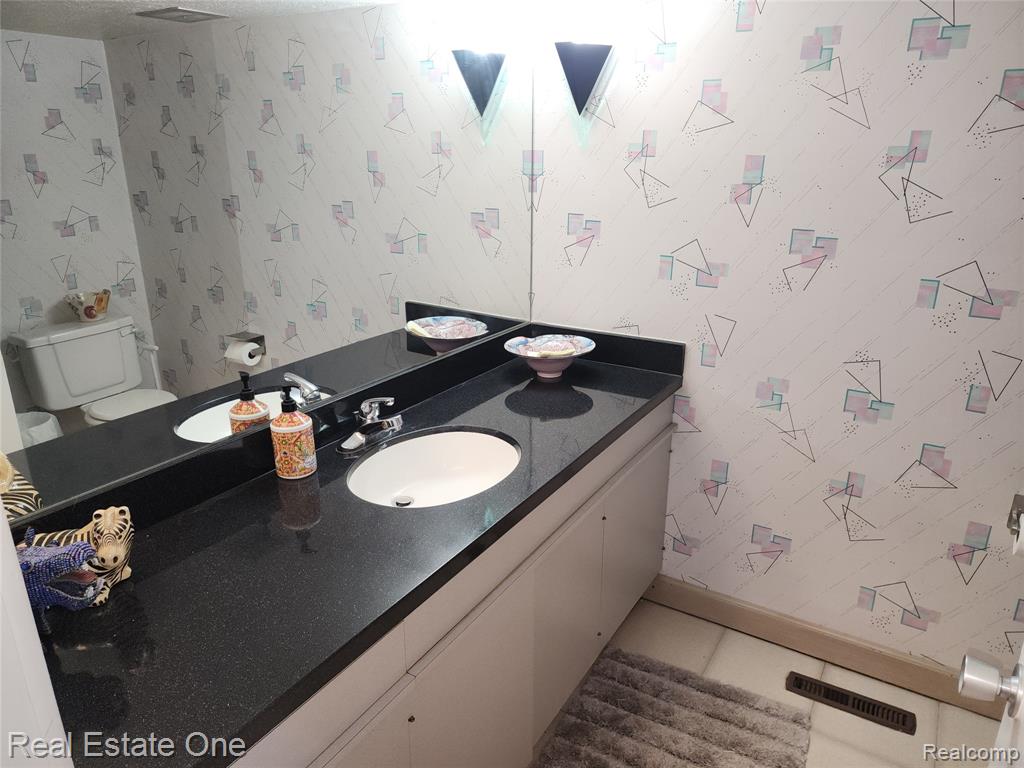 Full bath on lower level