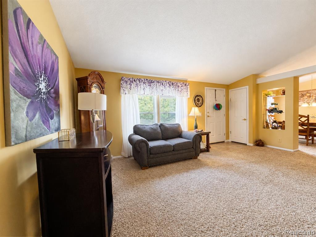 551 Twin Lakes Drive, MI — Photo 8