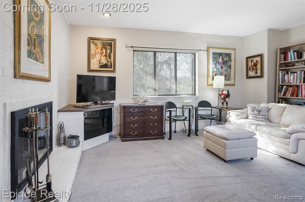 2164 Bordeaux Street, West Bloomfield, MI, 48323