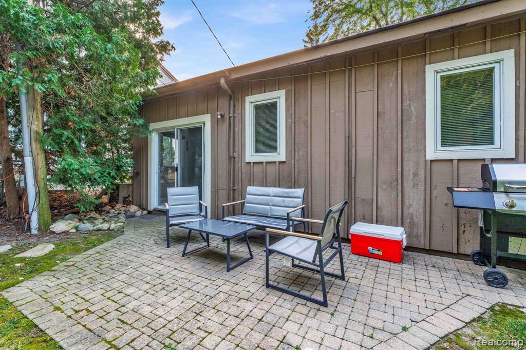5481 Sunnycrest Drive, West Bloomfield, MI 48323 — Photo 28