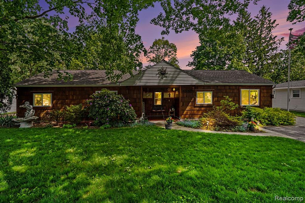 5830 Eldridge Drive, Waterford, MI 48327 — Photo 2