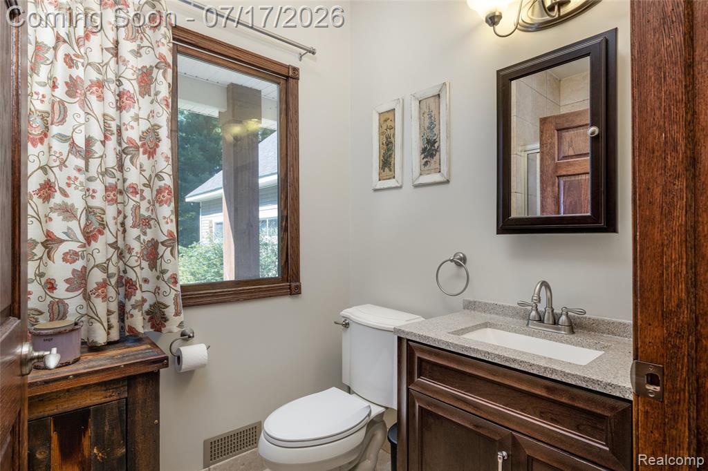 8250 Rattalee Lake Road, Clarkston, MI 48348 — Photo 33
