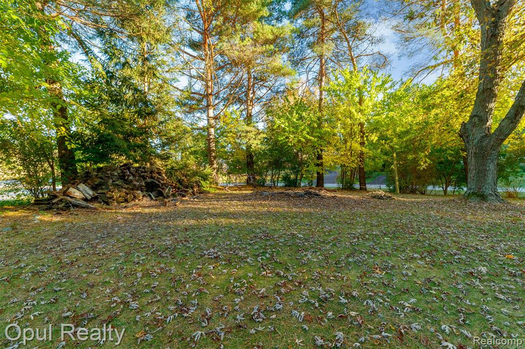 5885 Cedar Knoll Drive, Brighton, MI 48116 — Photo 37