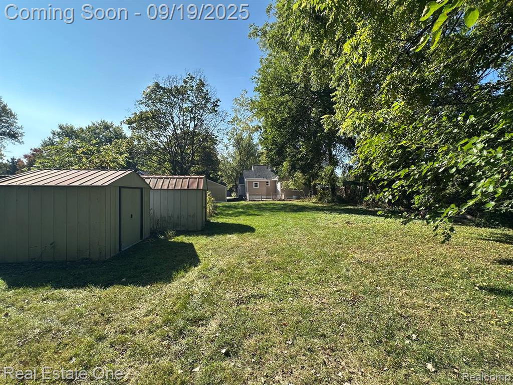 6089 Lapeer Road, Burton, MI 48509 — Photo 27