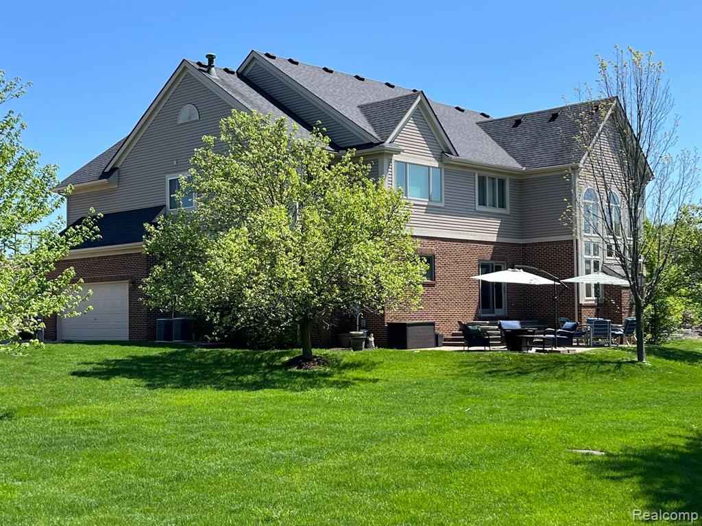 760 PEMBROKE, White Lake, MI — Photo 2