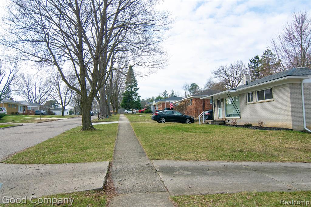 725 Duchess Street, Milford, MI 48381 — Photo 26