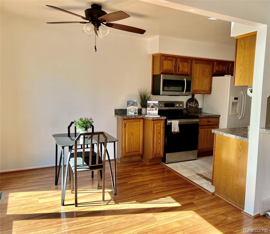 2736 Glenbridge Court, Ann Arbor, MI 48104 — Photo 3