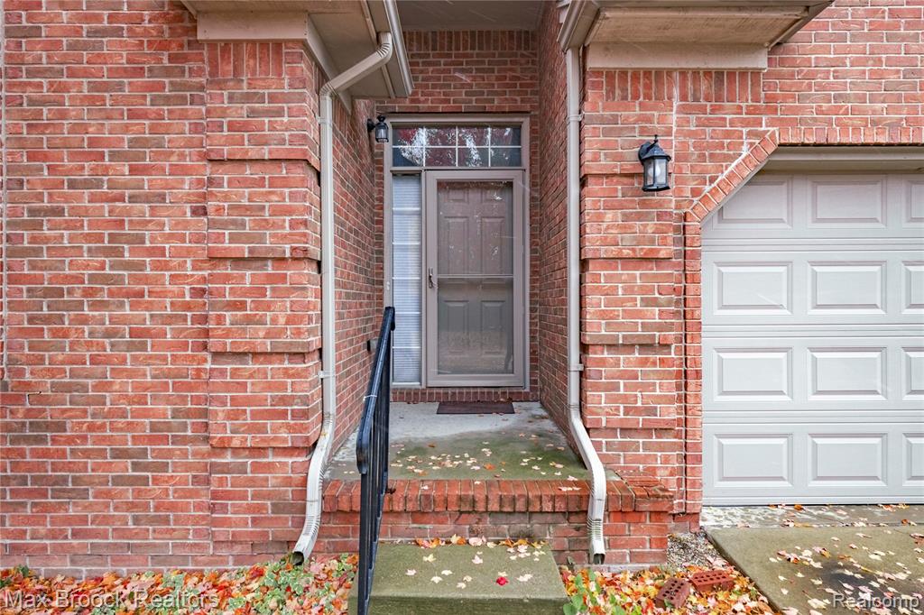 4852 Burberry Drive, Warren, MI 48092 — Photo 4