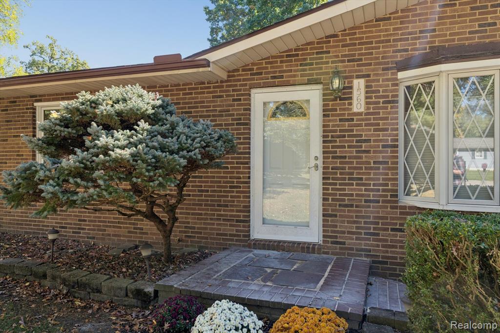 1560 Odette, Hartland, MI 48353 — Photo 5