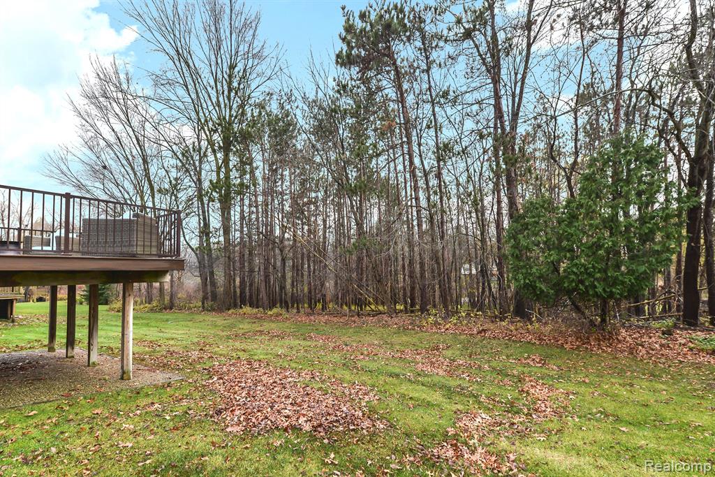 843 WESTHILLS Drive, South Lyon, MI 48178 — Photo 34