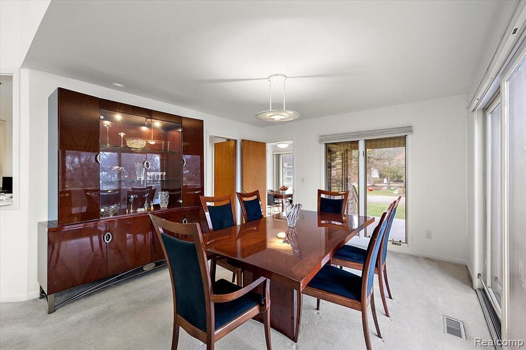 5385 POND BLUFF Drive, West Bloomfield, MI 48323 — Photo 13
