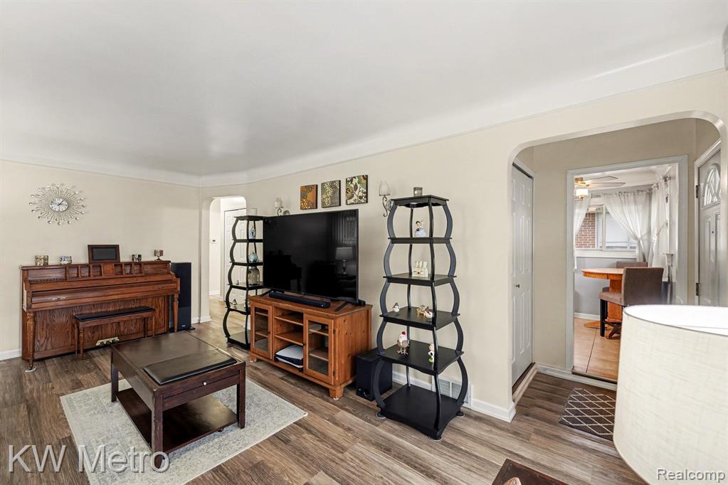 3954 Vassar Street, Dearborn Heights, MI 48125 — Photo 5