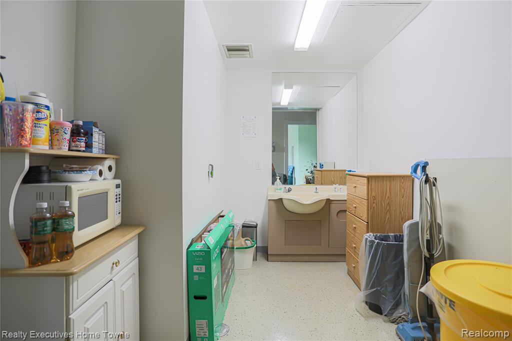 9334 River Road, Algonac, MI, 48001