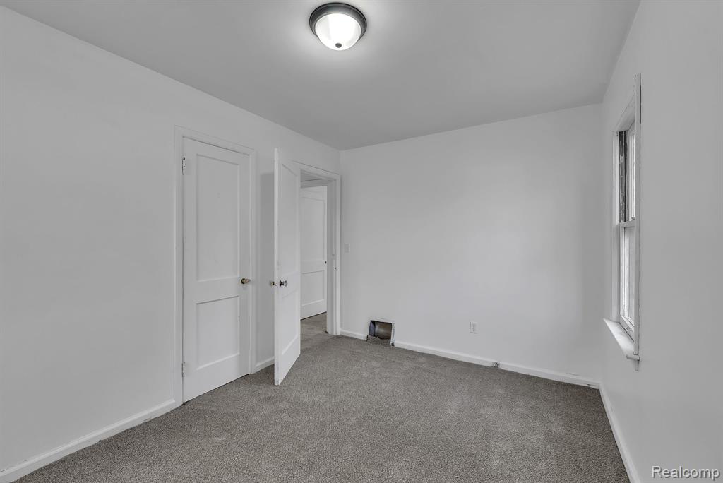6411 Greenview Avenue, Detroit, MI 48228 — Photo 17