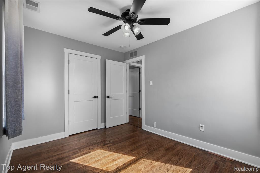 8608 Grace st Street, Shelby Twp, MI 48317 — Photo 17
