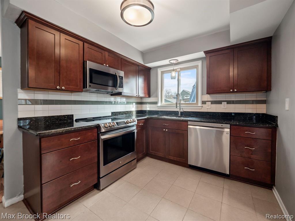 622 ENGLEWOOD Avenue, Royal Oak, MI 48073 — Photo 12