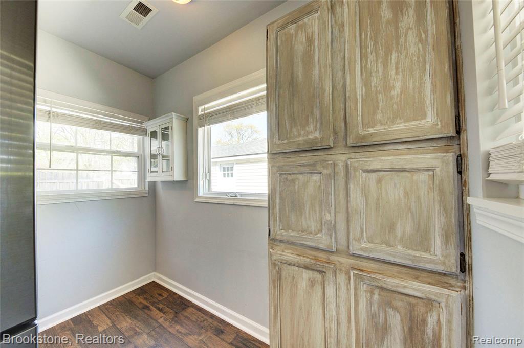 4458 Seeden Street, Waterford, MI 48329 — Photo 24