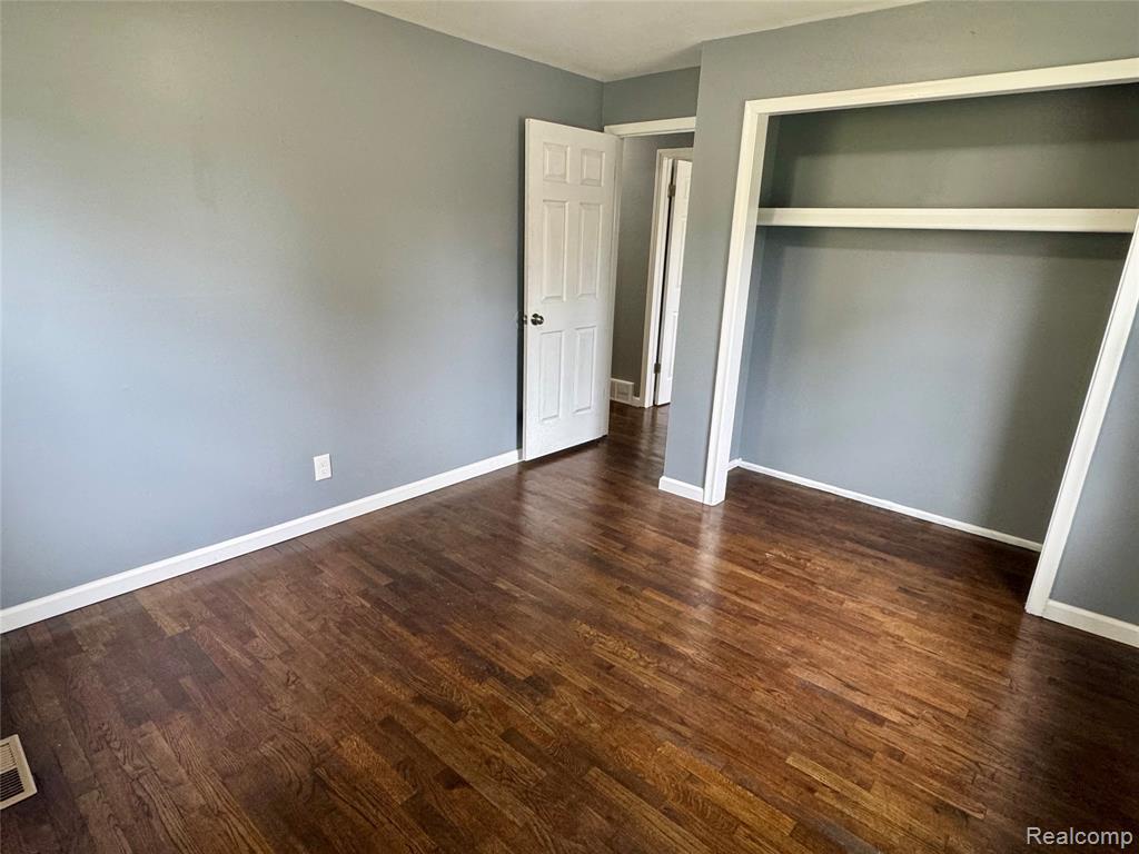 5220 Western Road, Flint, MI 48506 — Photo 10