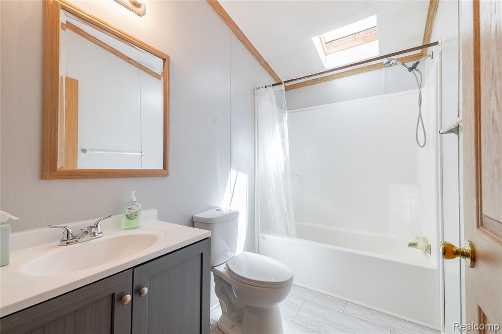 11160 Chestnut Run Court, South Lyon, MI 48178 — Photo 21