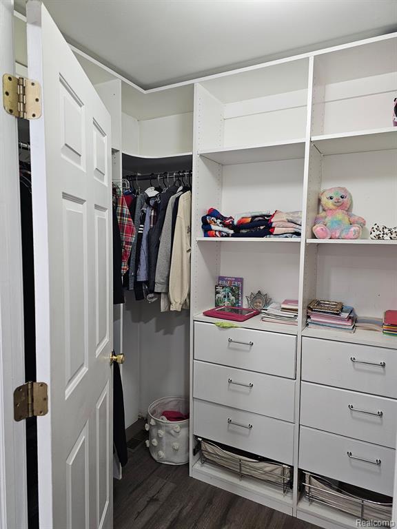 50452 MADISON Drive, Macomb, MI 48044 — Photo 18