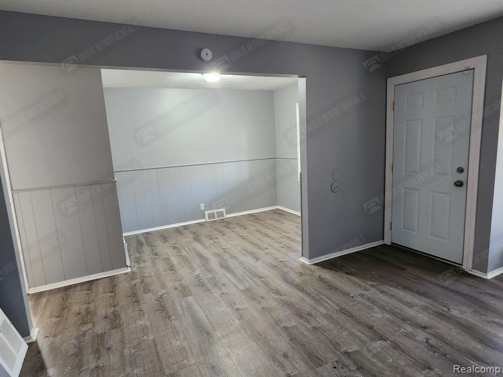1139 S BASSETT Street, Detroit, MI 48217 — Photo 7