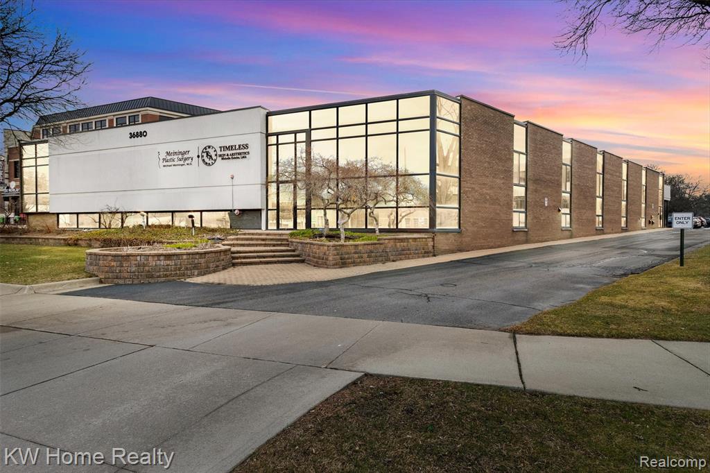 36880 Woodward Avenue, Suite 101, Bloomfield Hills, MI 48304