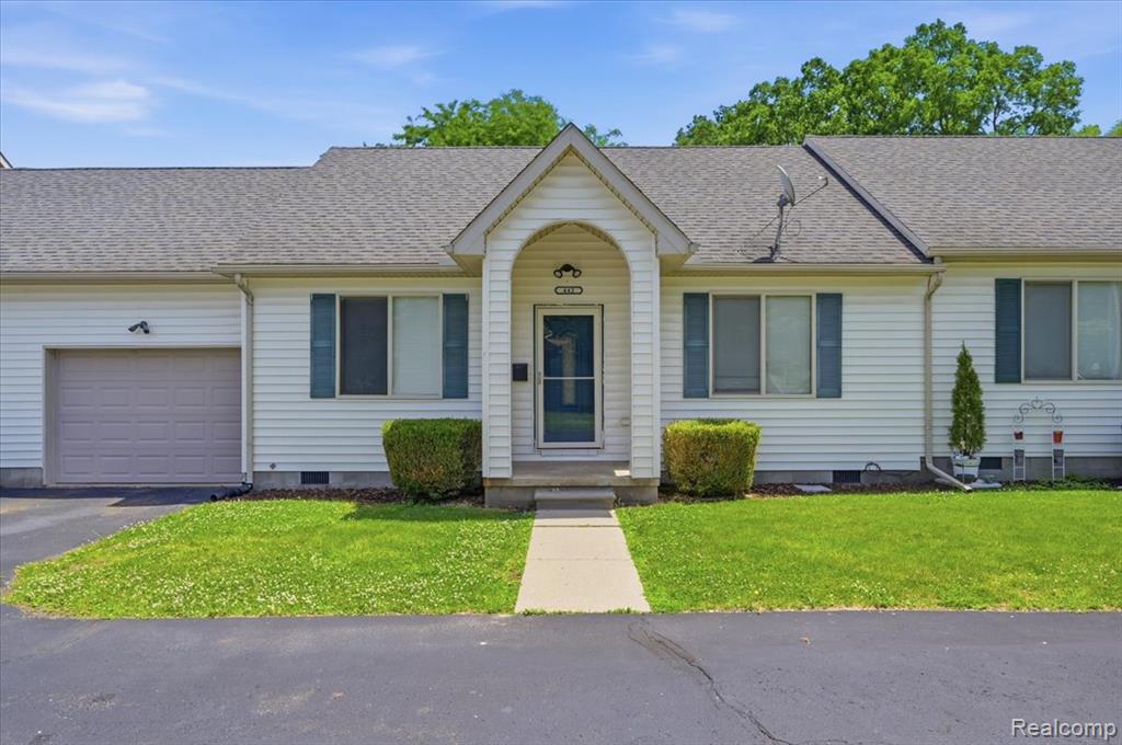 440 Robbe Avenue, Belleville, MI 48111 — Photo 2