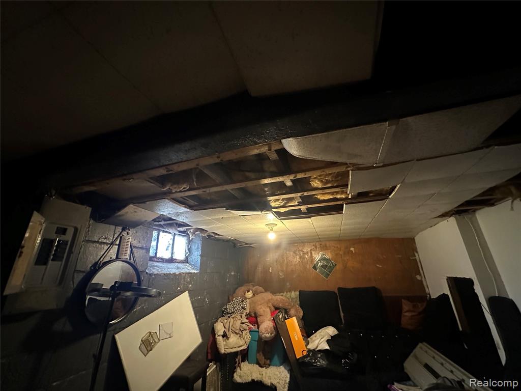 9091 Warwick Street, Detroit, MI 48228 — Photo 26