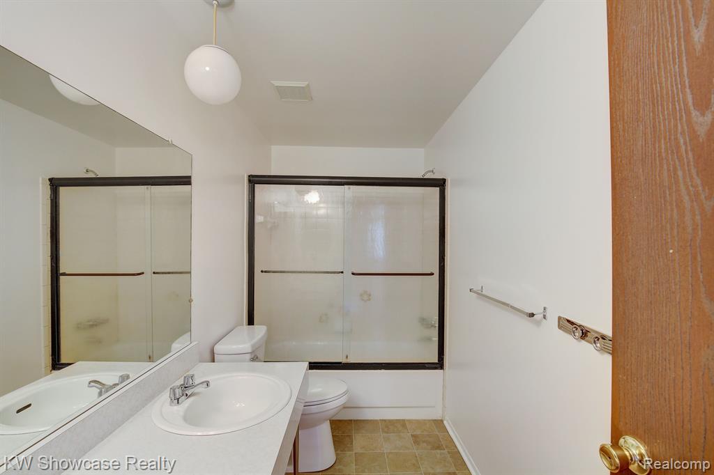1365 RUE DEAUVILLE Boulevard, Ypsilanti, MI 48198 — Photo 12