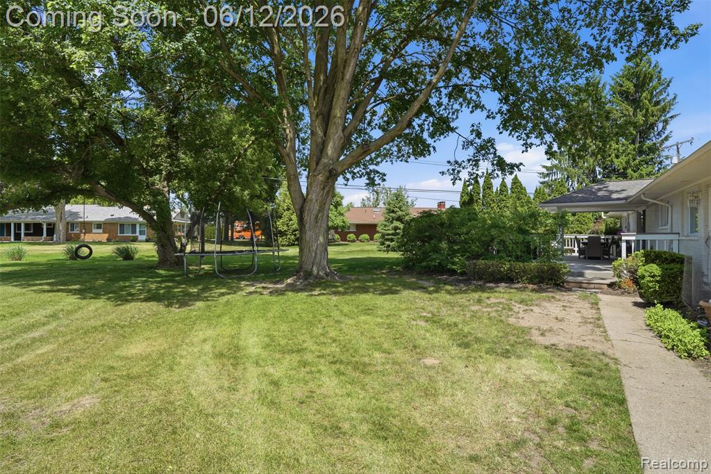 6998 Meadowlake Road, Bloomfield Hills, MI 48301 — Photo 36