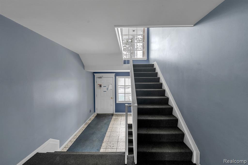 408 Fox Hills #A5 Drive S, Bloomfield Hills, MI 48304 — Photo 9