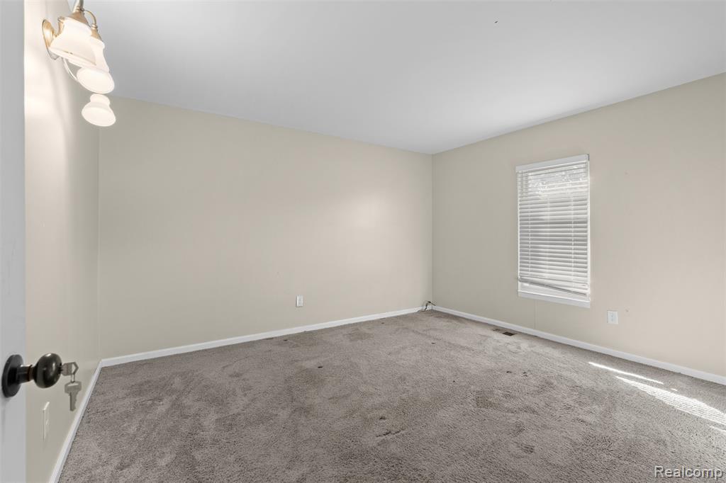 5428 Hammersmith Drive, West Bloomfield, MI — Photo 15