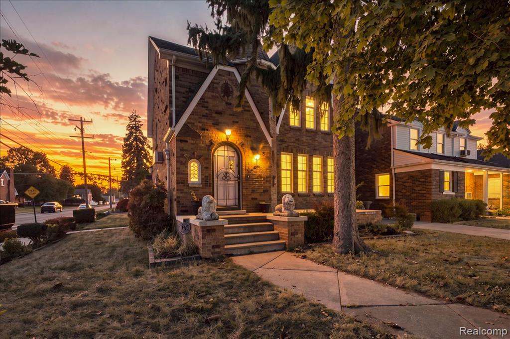 8205 Ward Street, Detroit, MI 48228