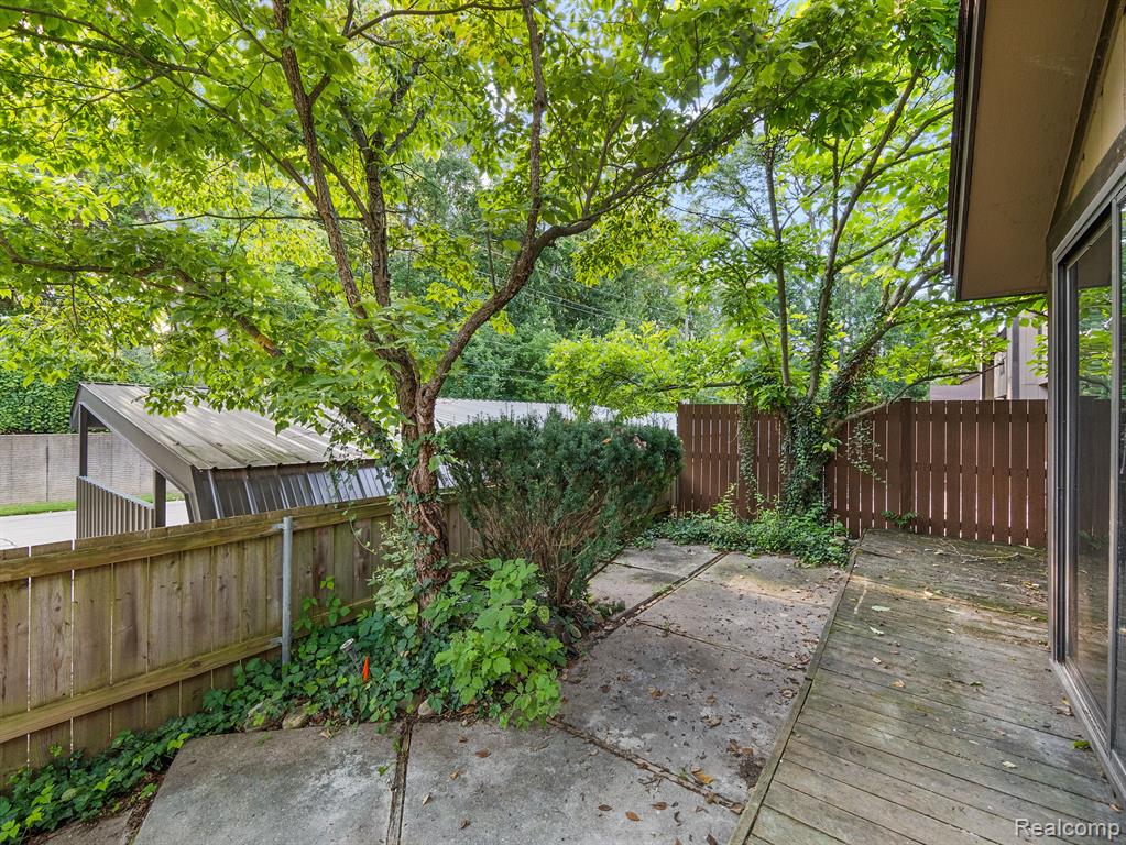 25167 GREENBROOKE Drive, Southfield, MI 48033 — Photo 48